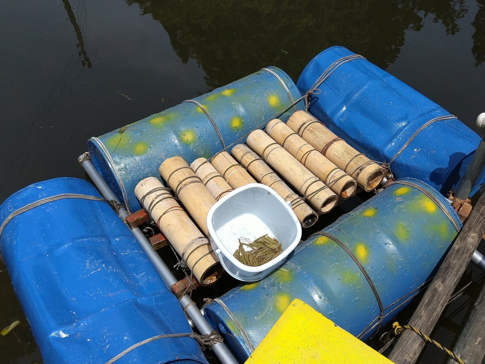 ため池の管理にあったら便利！管理用筏の作り方 | 里山の宝箱 火打池